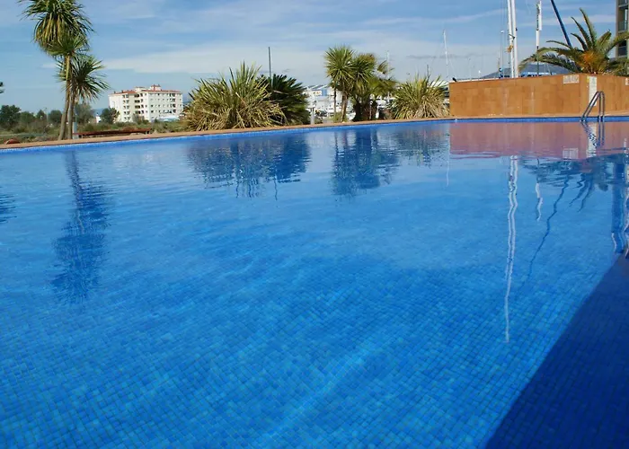 Precioso Piso Con Vista Al Canal Y Piscina En Roses